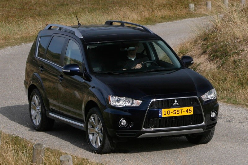 Mitsubishi Outlander XL